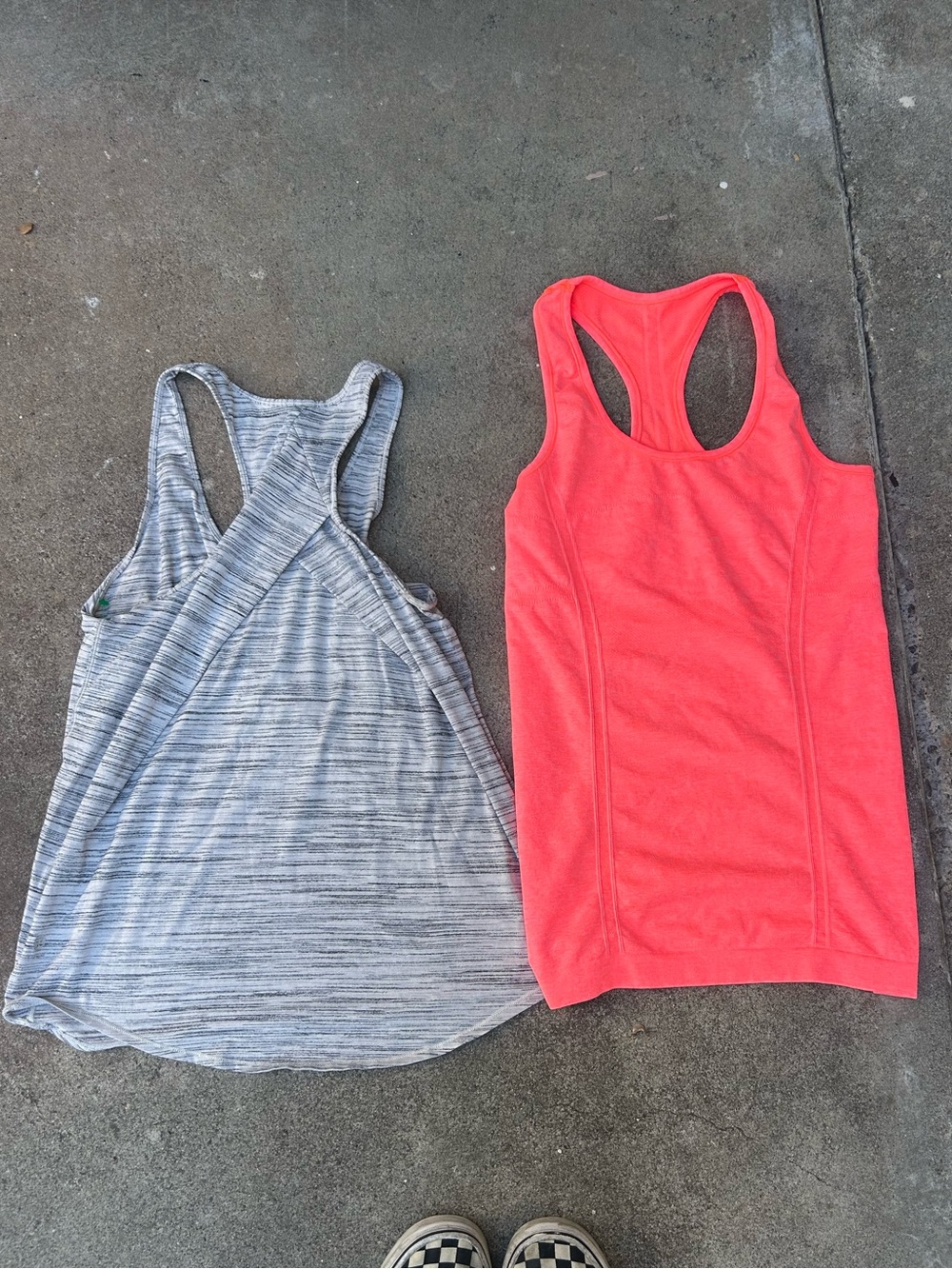 Lululemon Size 6 Tank Top Bundle Swiftly